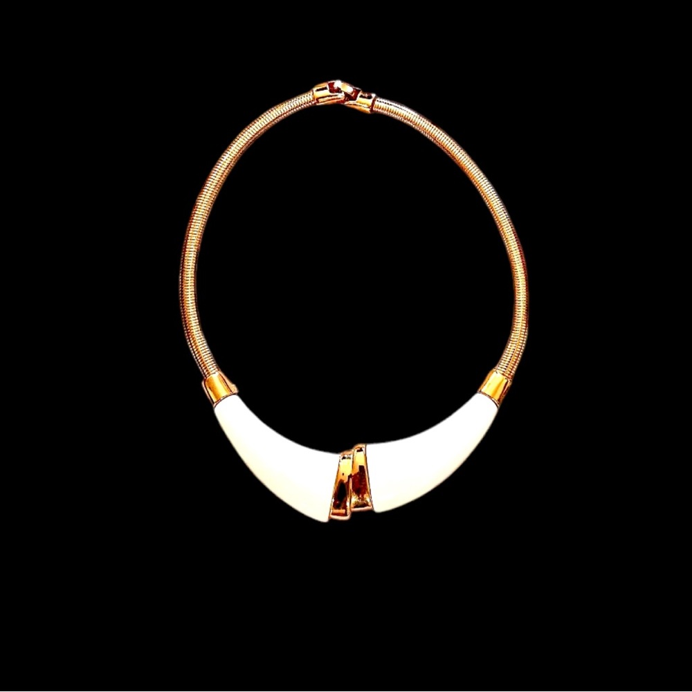 Vintage MONET Signed Gold Tone and White Enamel Choker Necklace 15” 198… - Picture 7 of 10